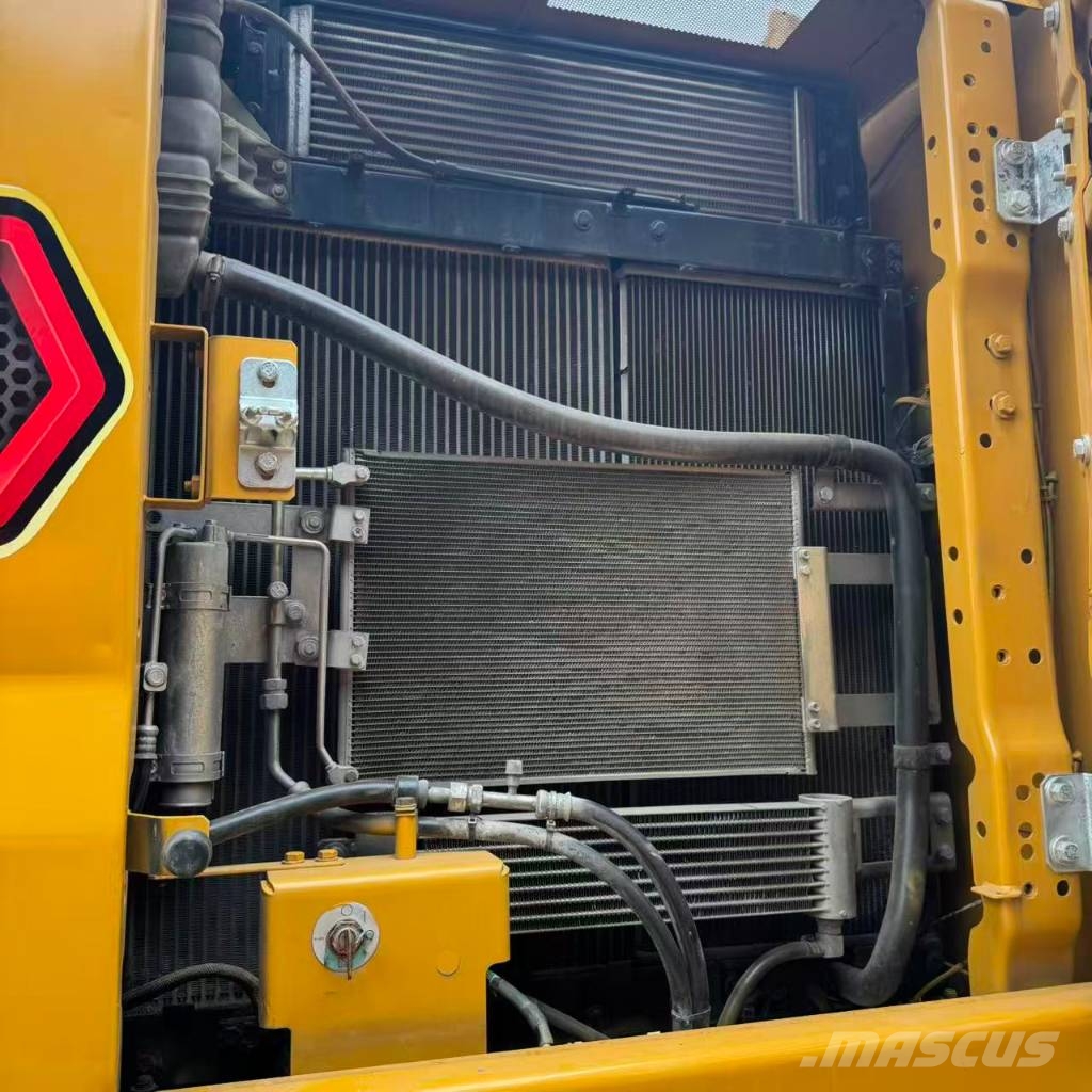 CAT 320 Crawler excavators