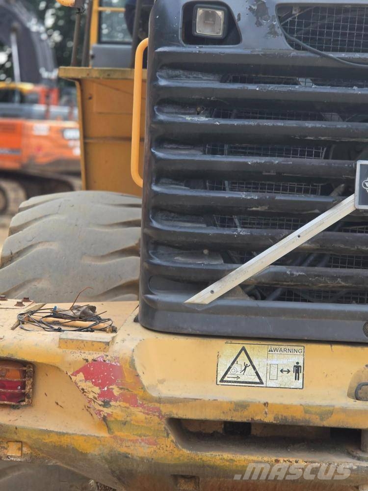 Volvo L 180 E Cargadoras sobre ruedas