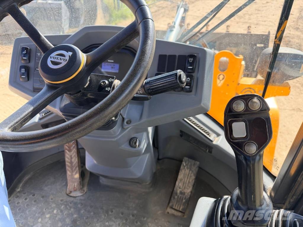 Volvo L 30 G Pyöräkuormaajat