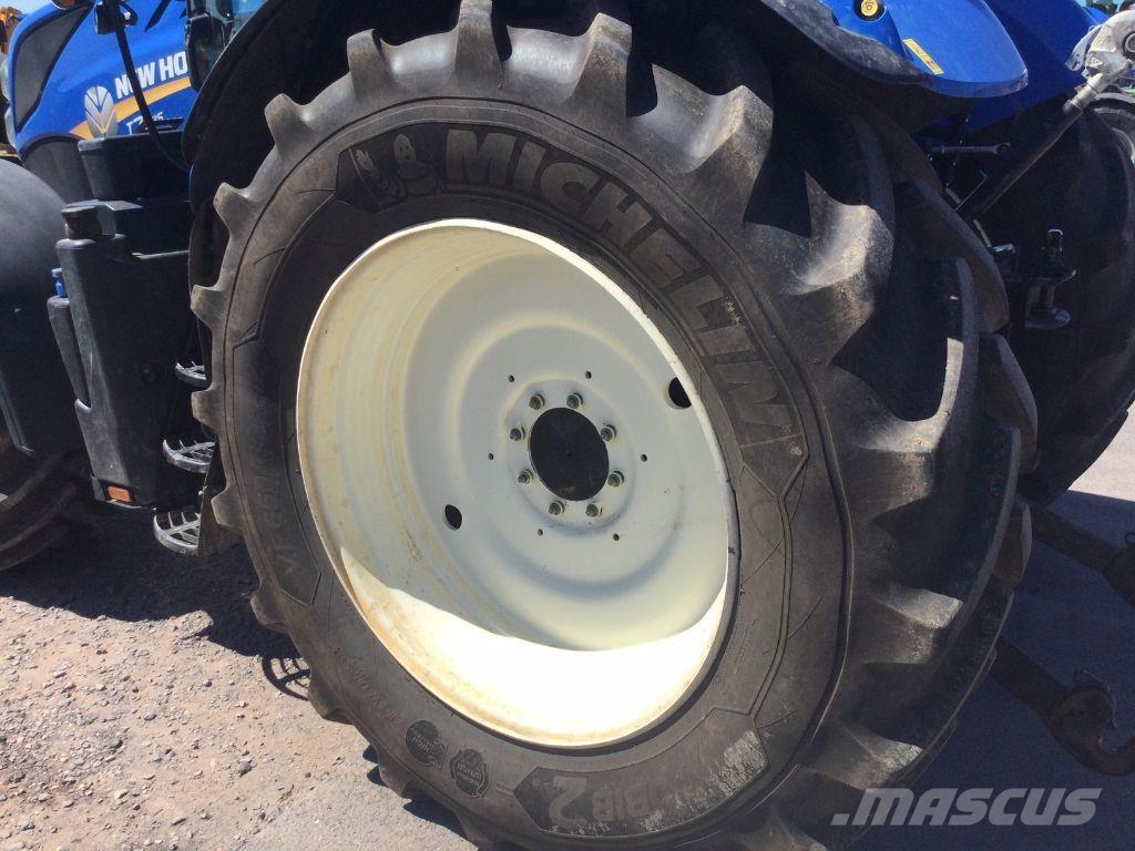 New Holland T7.225 Tractoren