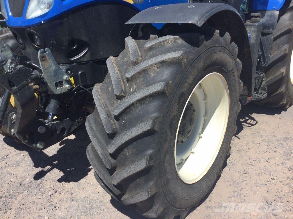 New Holland T7.225 Traktori