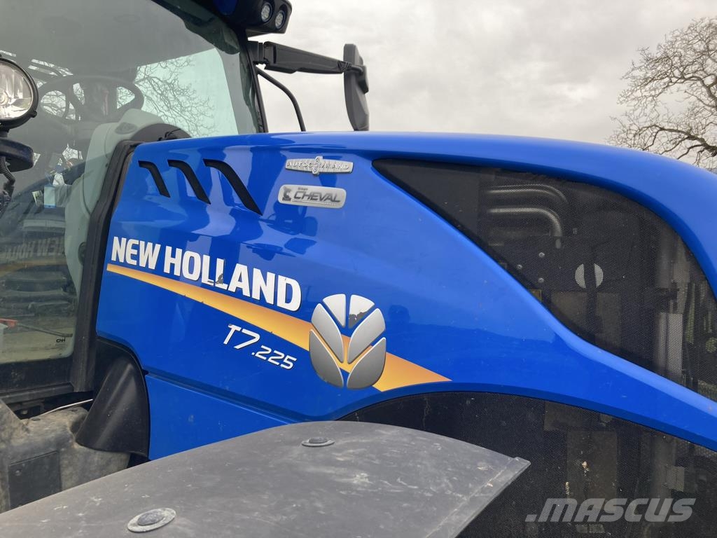 New Holland T7.225 Traktori