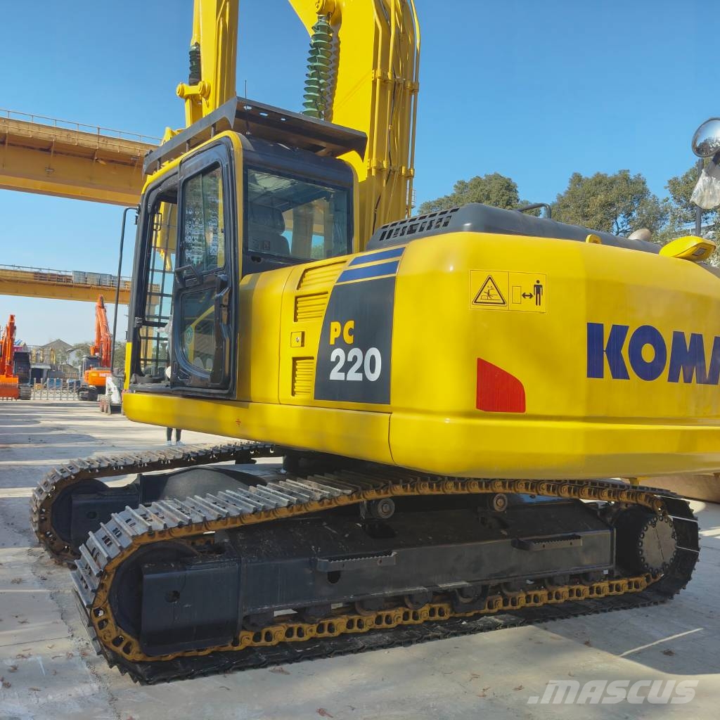 Komatsu PC 220 LC Beltegraver