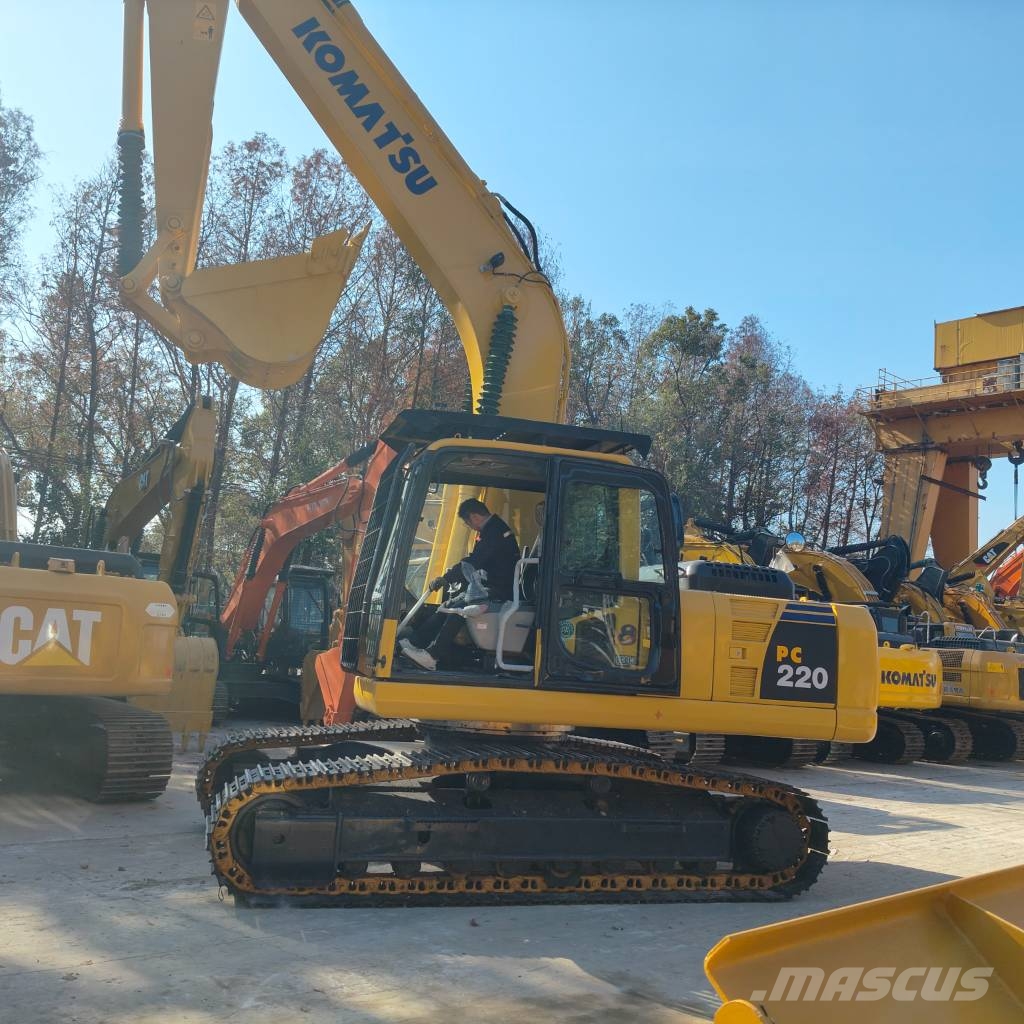 Komatsu PC 220 LC Beltegraver