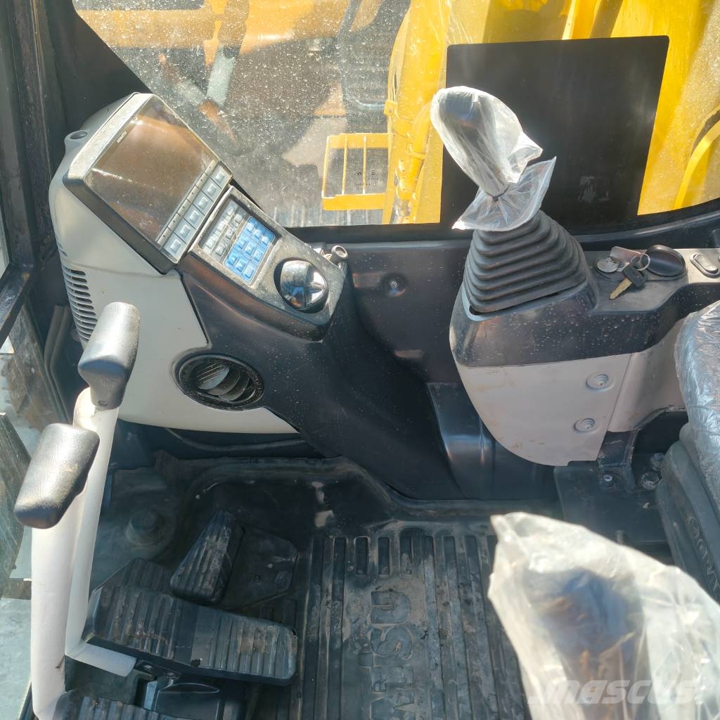 Komatsu PC 220 LC Beltegraver