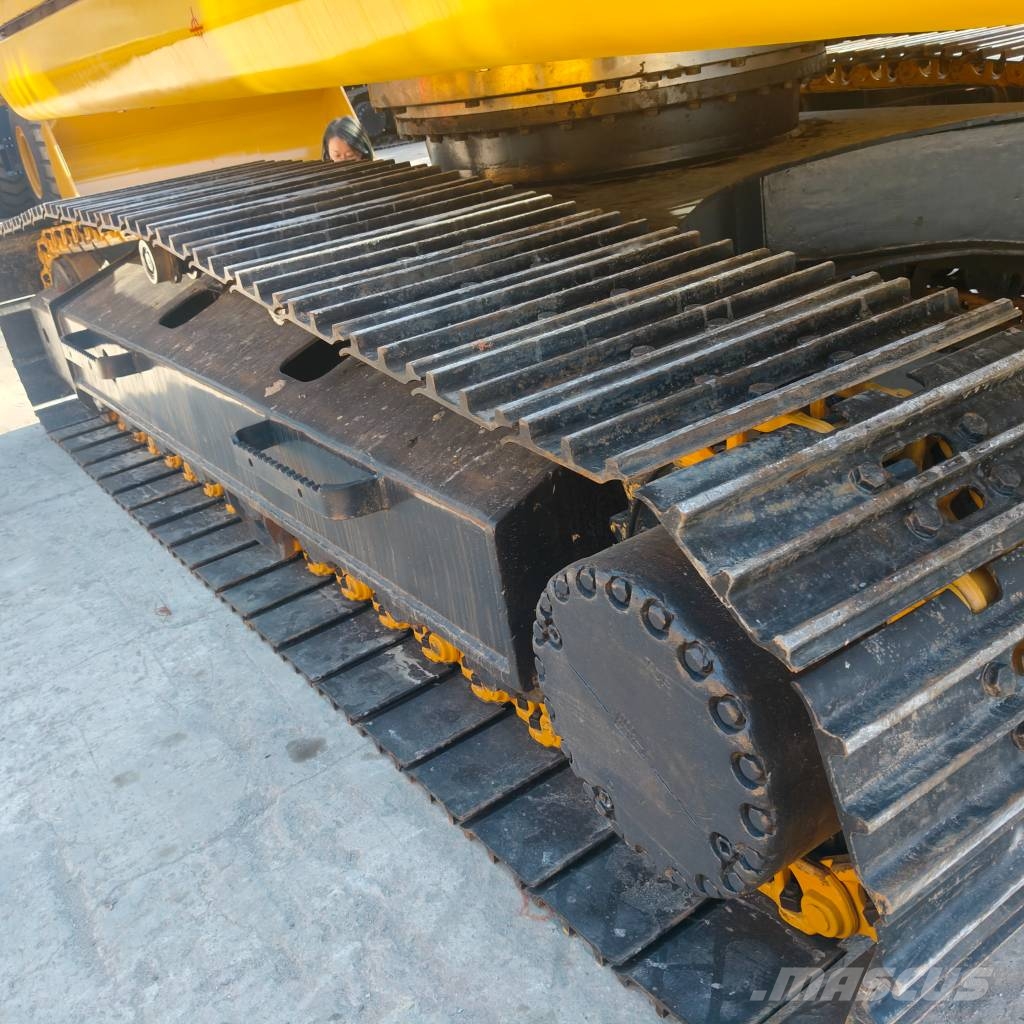 Komatsu PC 220 LC Beltegraver