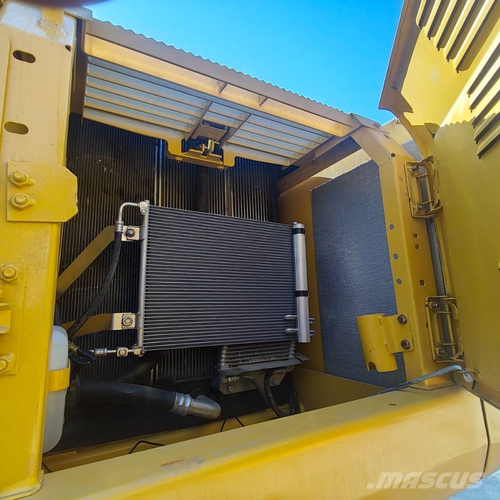 Komatsu PC 220 LC Beltegraver