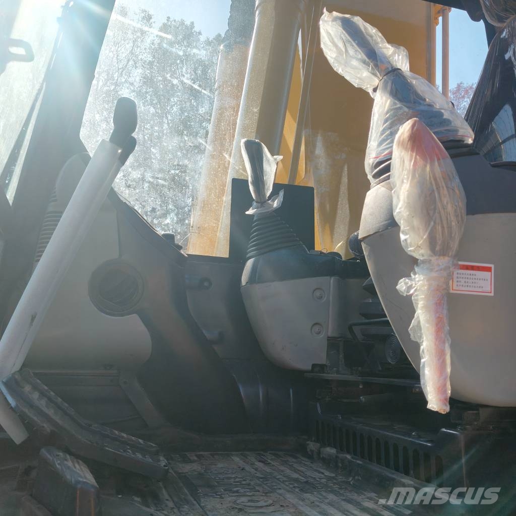 Komatsu PC 220 LC Beltegraver