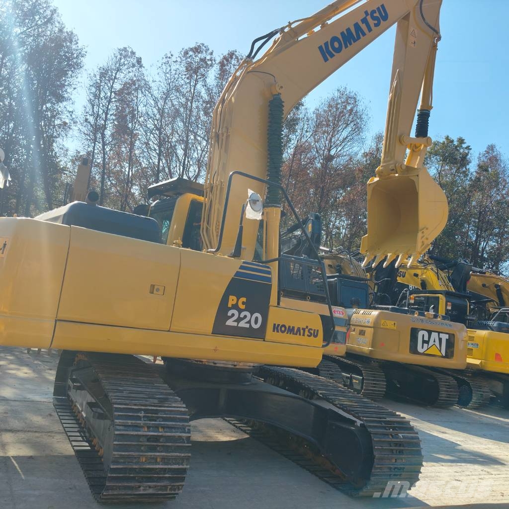 Komatsu PC 220 LC Beltegraver