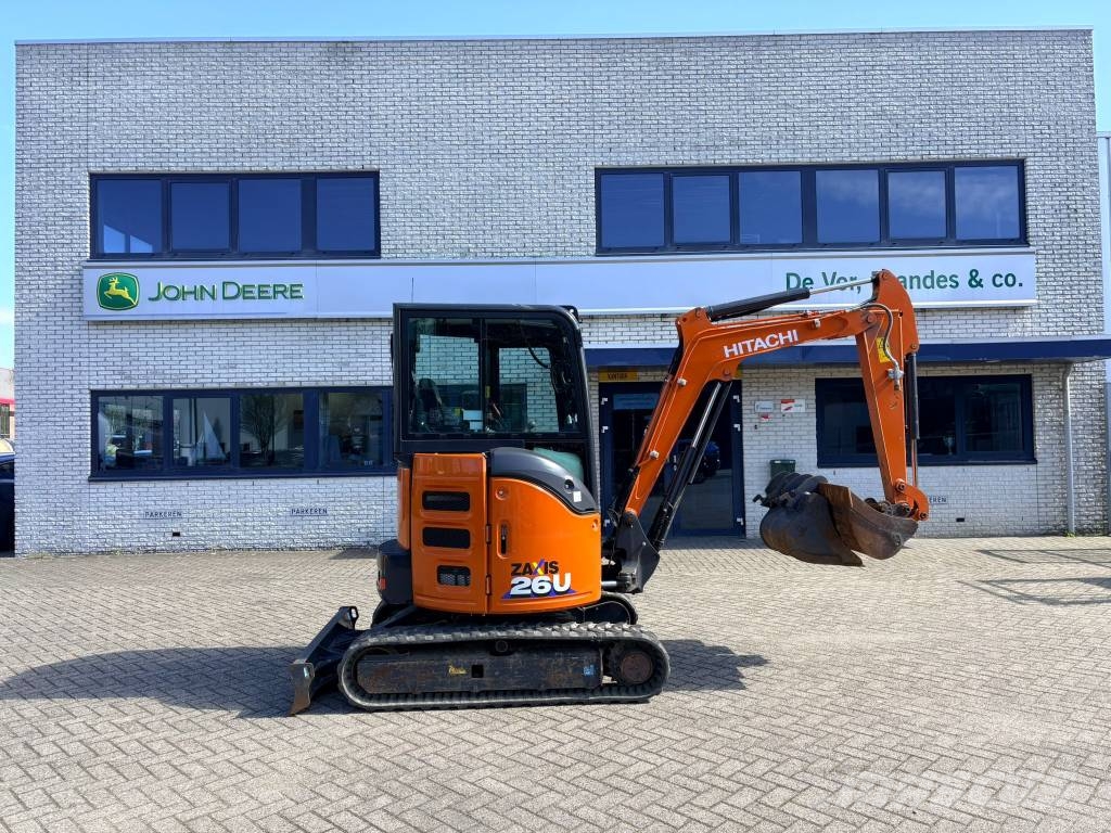 Hitachi ZX26U Miniexcavadoras