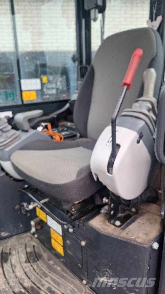 Hitachi ZX26U Miniexcavadoras