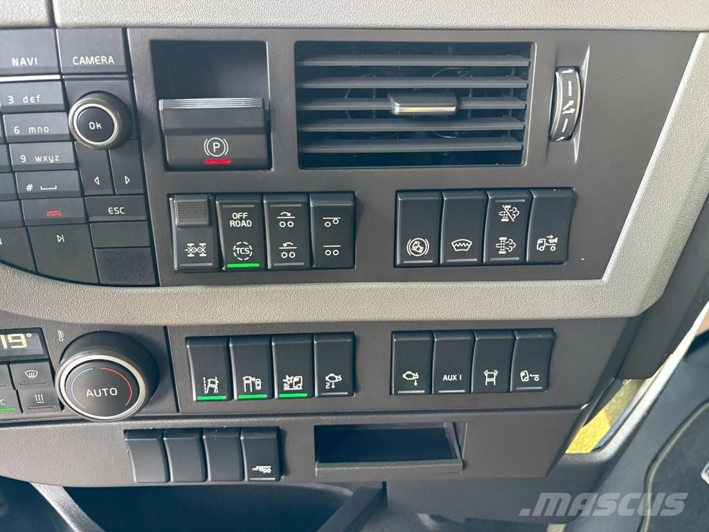 Volvo FH16 16.750 + 6X4 + PTO + LIFT AXLE + RETARDER + A Vlačilci