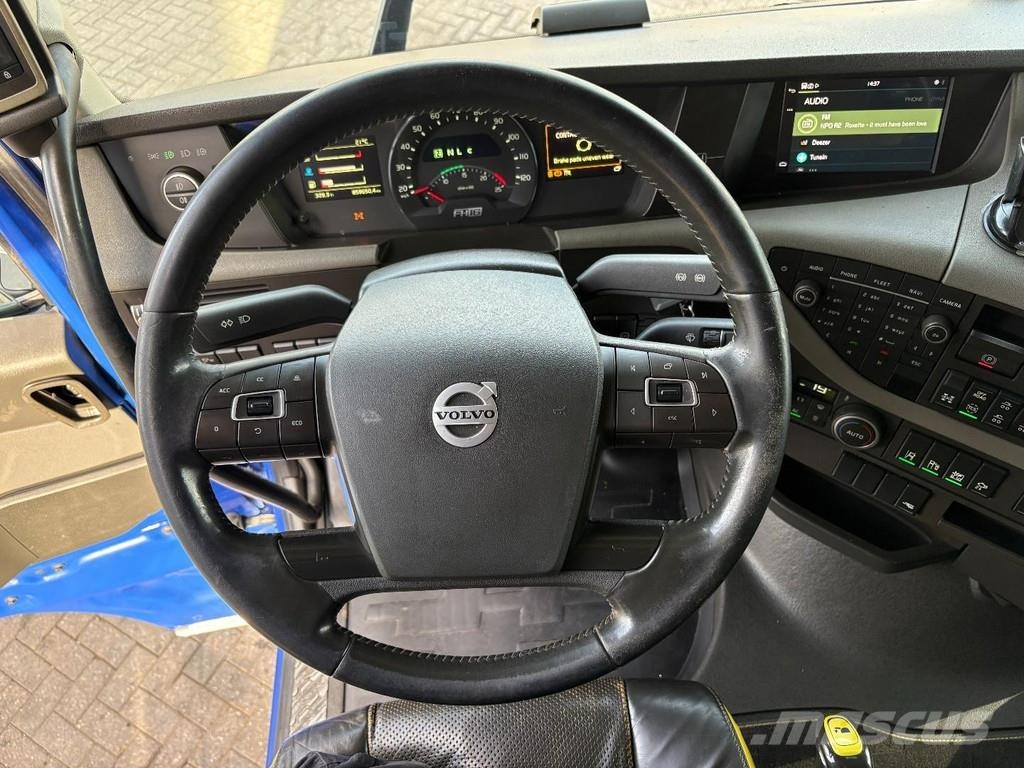 Volvo FH16 16.750 + 6X4 + PTO + LIFT AXLE + RETARDER + A Vlačilci