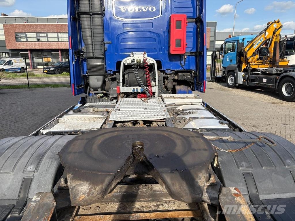 Volvo FH16 16.750 + 6X4 + PTO + LIFT AXLE + RETARDER + A Vlačilci