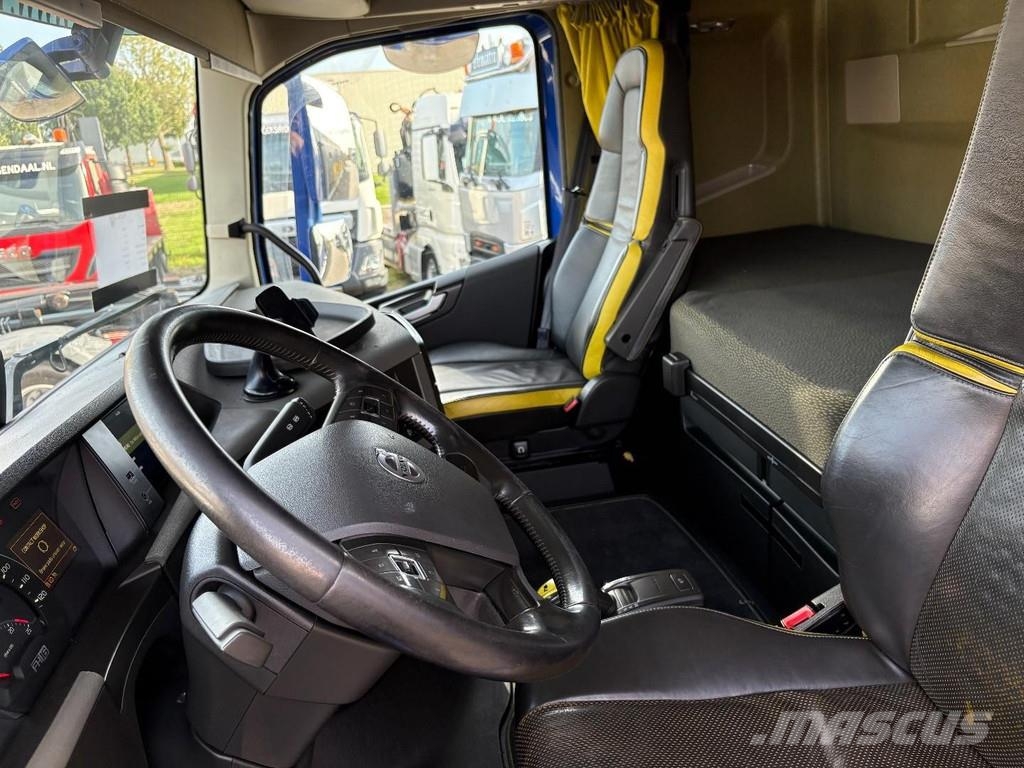 Volvo FH16 16.750 + 6X4 + PTO + LIFT AXLE + RETARDER + A Vlačilci