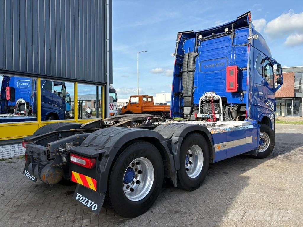 Volvo FH16 16.750 + 6X4 + PTO + LIFT AXLE + RETARDER + A Vlačilci