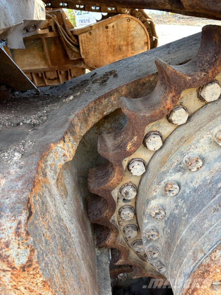 Hitachi EX 1200-5D حفارات زحافة