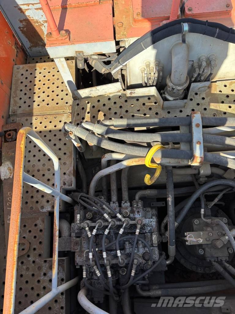 Hitachi EX 1200-5D حفارات زحافة