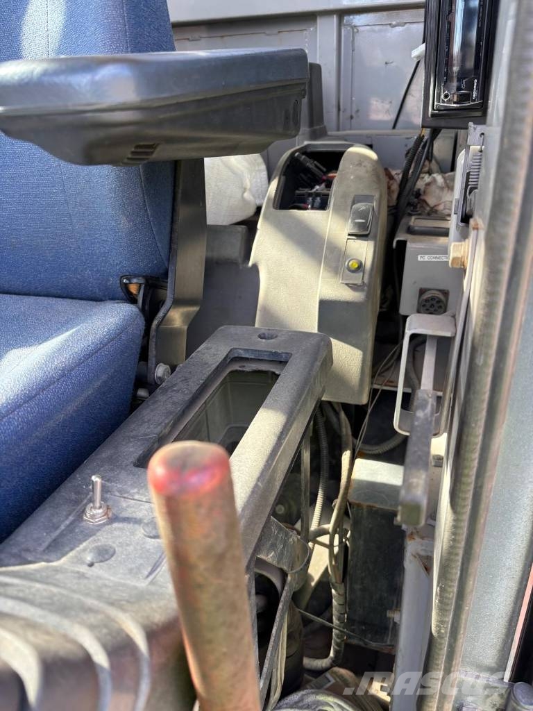 Hitachi EX 1200-5D حفارات زحافة