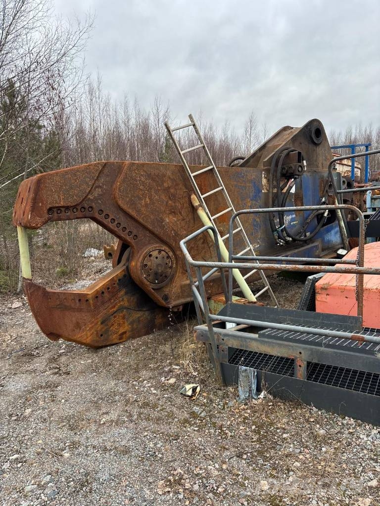 Hitachi EX 1200-5D حفارات زحافة