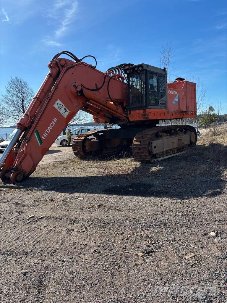 Hitachi EX 1200-5D حفارات زحافة