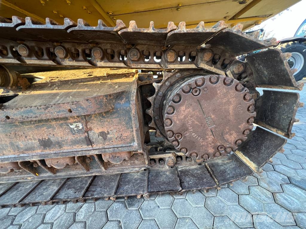 Komatsu PC 230 NHD-11 Raupenbagger