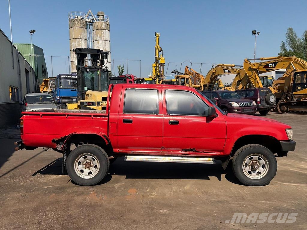 Toyota Hilux Pick-Up Truck - 4x4 - Manual Gearbox - Diese Carros
