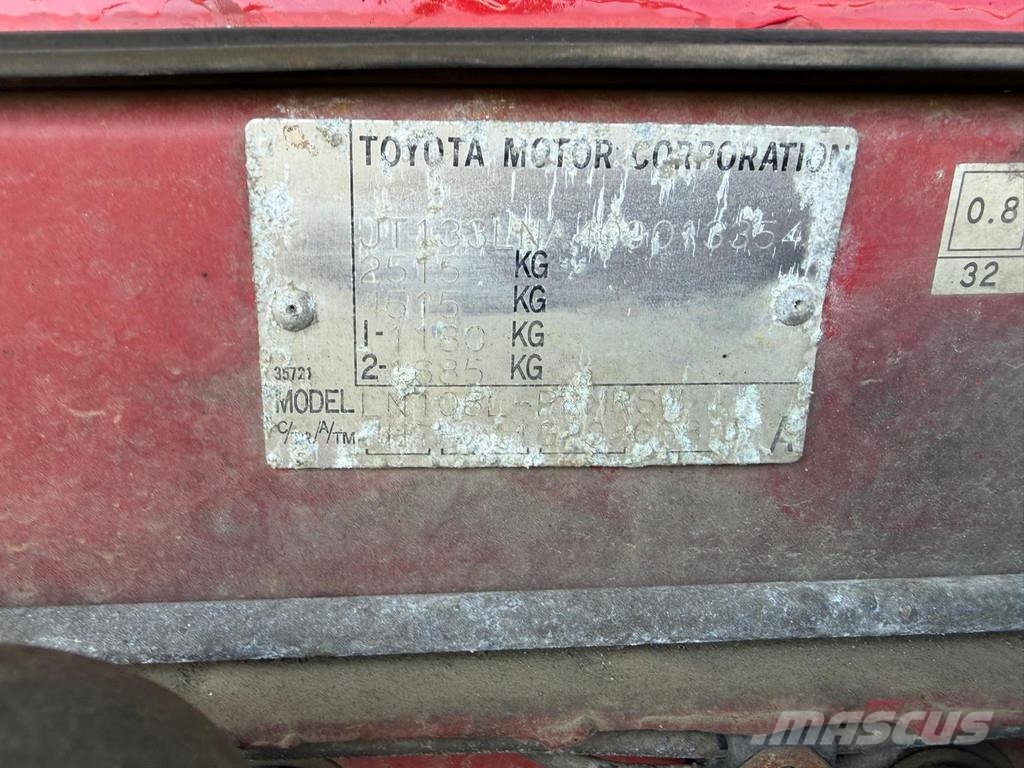 Toyota Hilux Pick-Up Truck - 4x4 - Manual Gearbox - Diese Carros