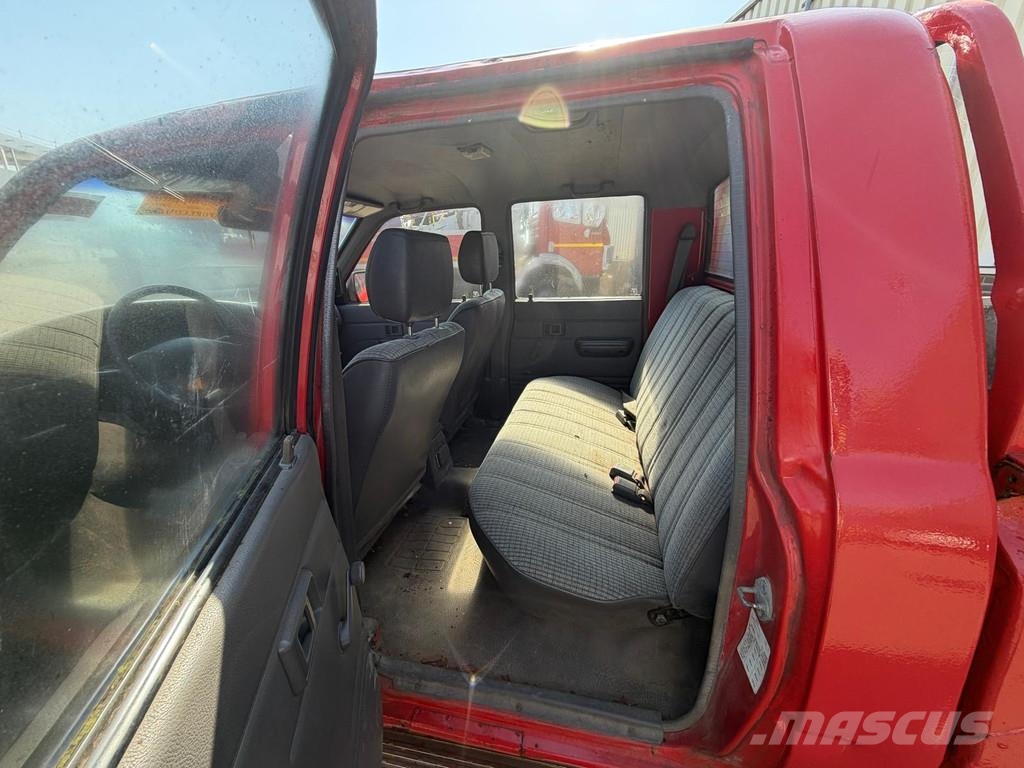 Toyota Hilux Pick-Up Truck - 4x4 - Manual Gearbox - Diese Carros