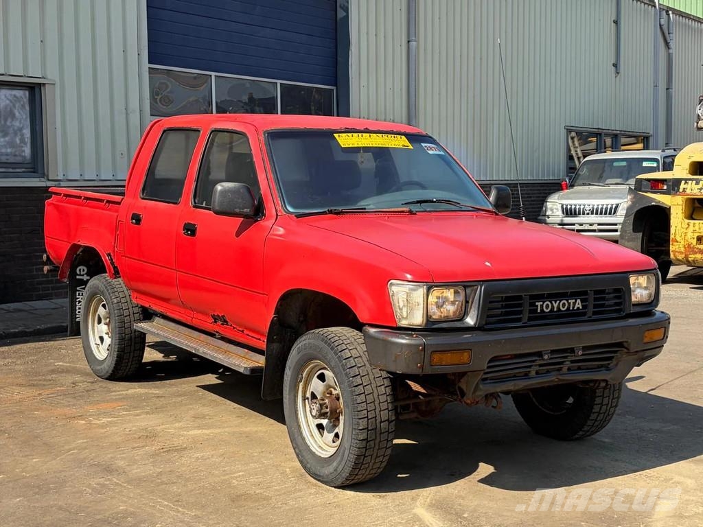 Toyota Hilux Pick-Up Truck - 4x4 - Manual Gearbox - Diese Carros