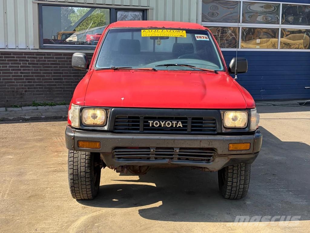 Toyota Hilux Pick-Up Truck - 4x4 - Manual Gearbox - Diese Carros