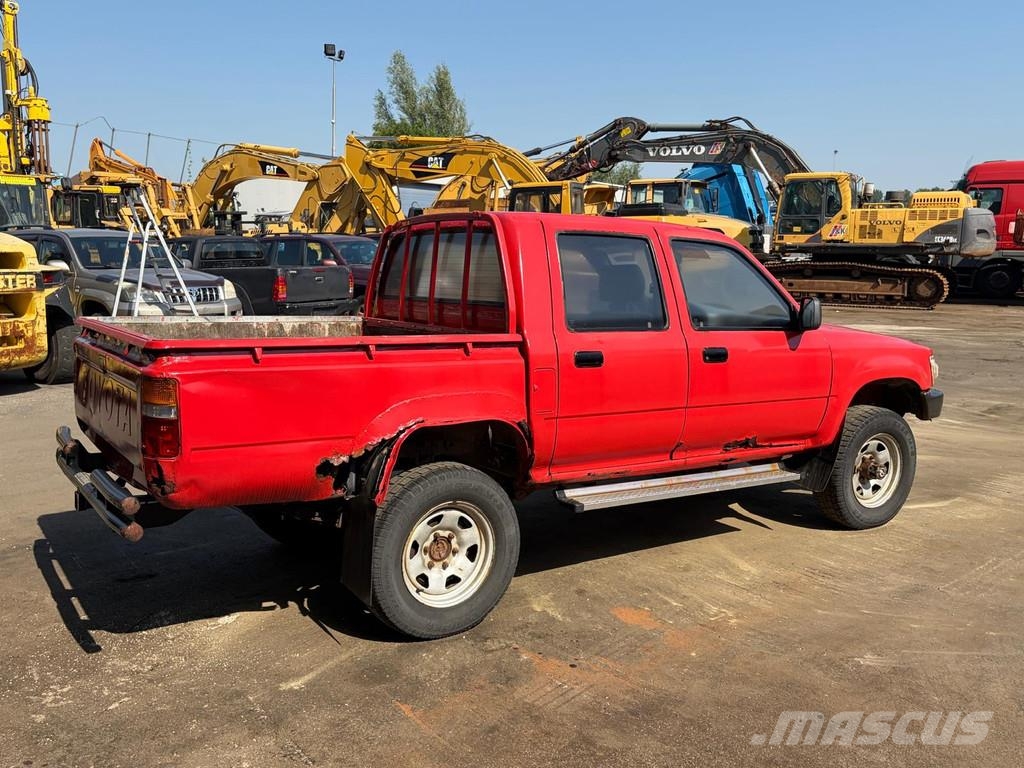 Toyota Hilux Pick-Up Truck - 4x4 - Manual Gearbox - Diese Carros
