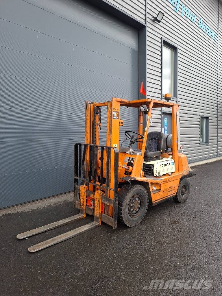 Toyota 42-4 FG 20 Kaasutrukki LPG'li forkliftler
