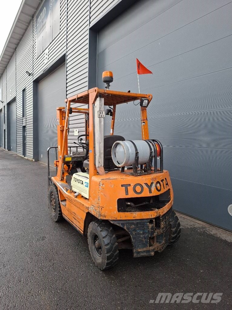 Toyota 42-4 FG 20 Kaasutrukki LPG'li forkliftler