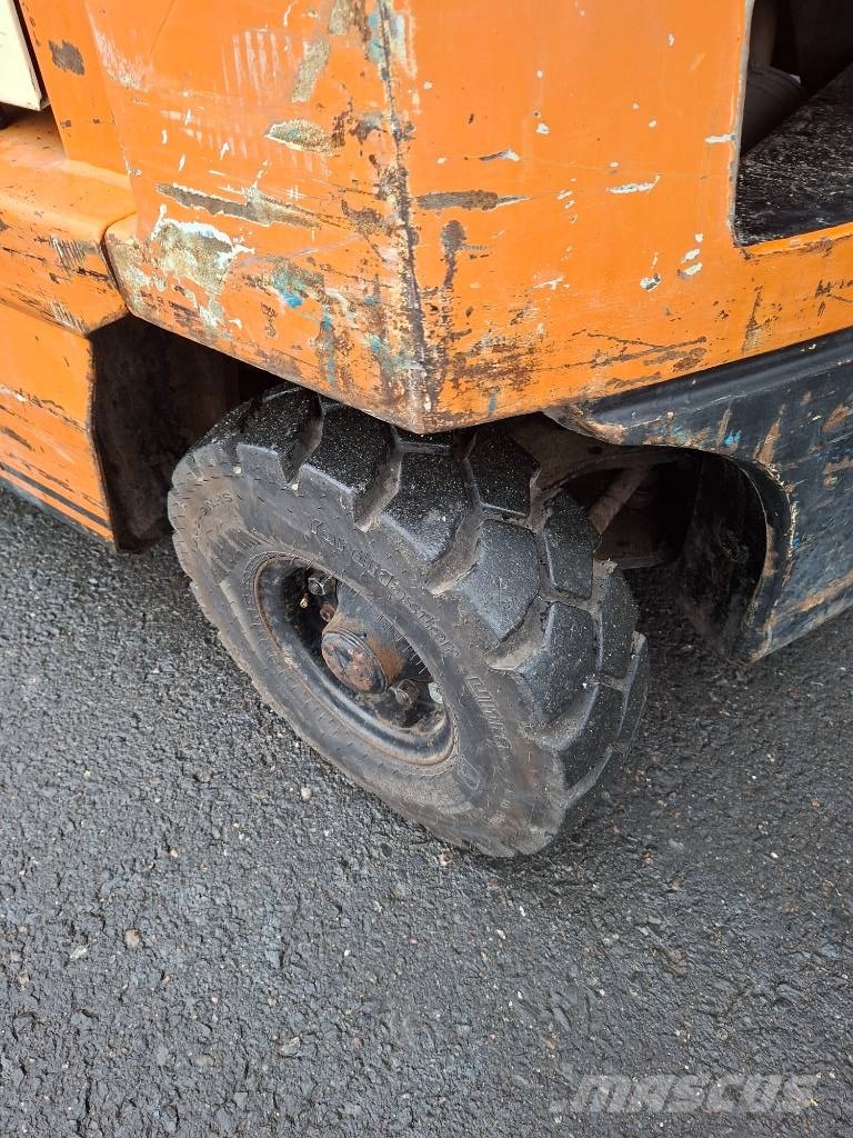 Toyota 42-4 FG 20 Kaasutrukki LPG'li forkliftler