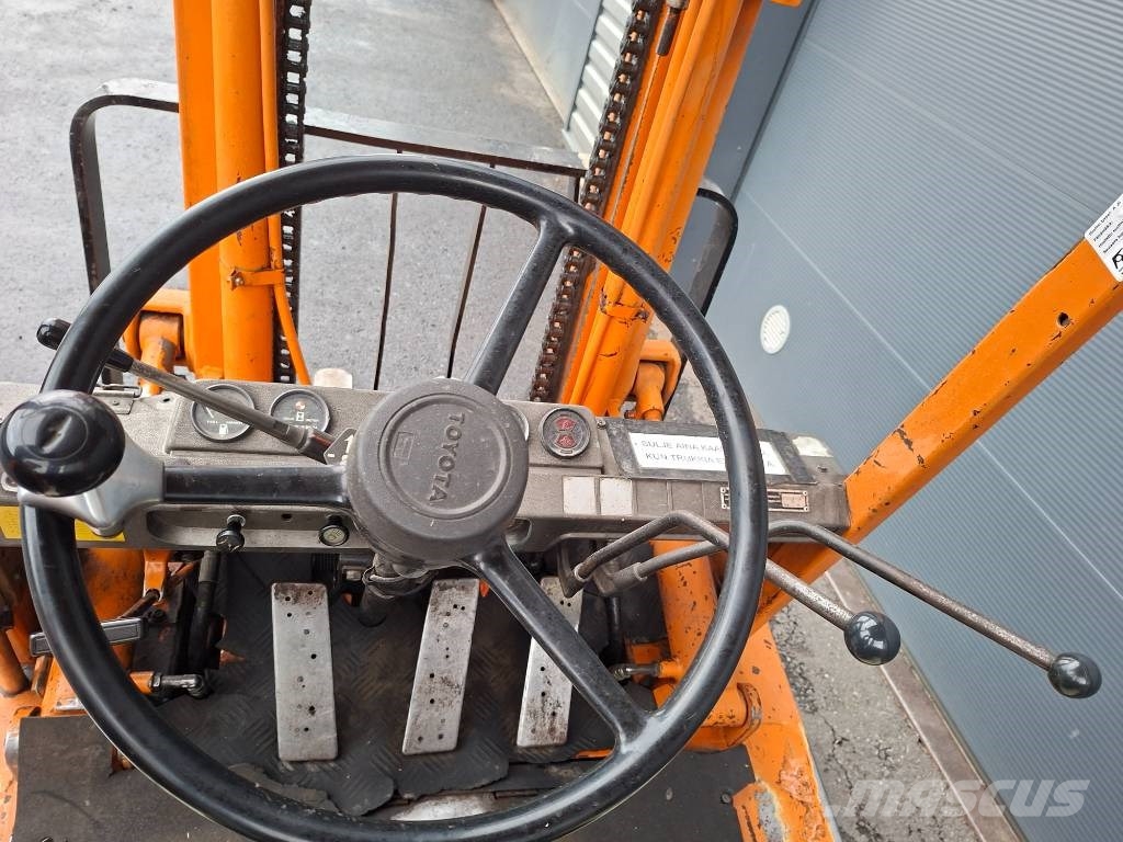 Toyota 42-4 FG 20 Kaasutrukki LPG'li forkliftler
