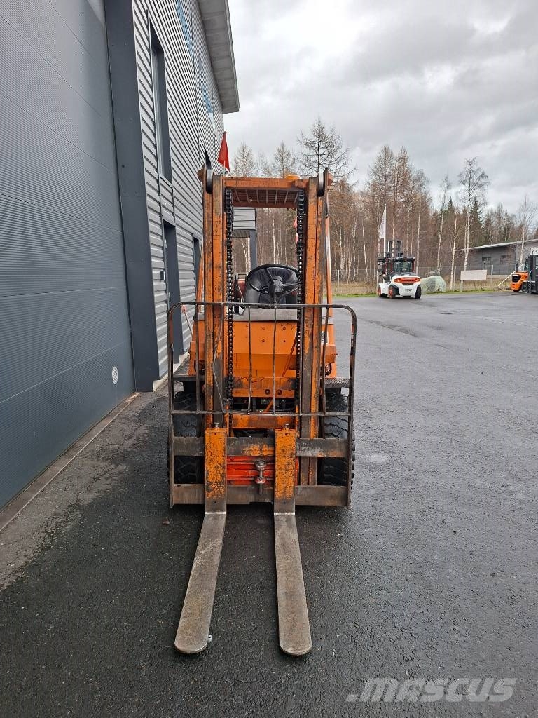 Toyota 42-4FG20 Kaasutrukki Gasstapler