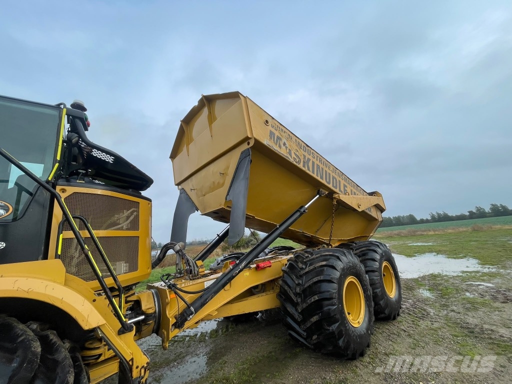 CAT 730 C / 730C Kĺbové nákladné autá