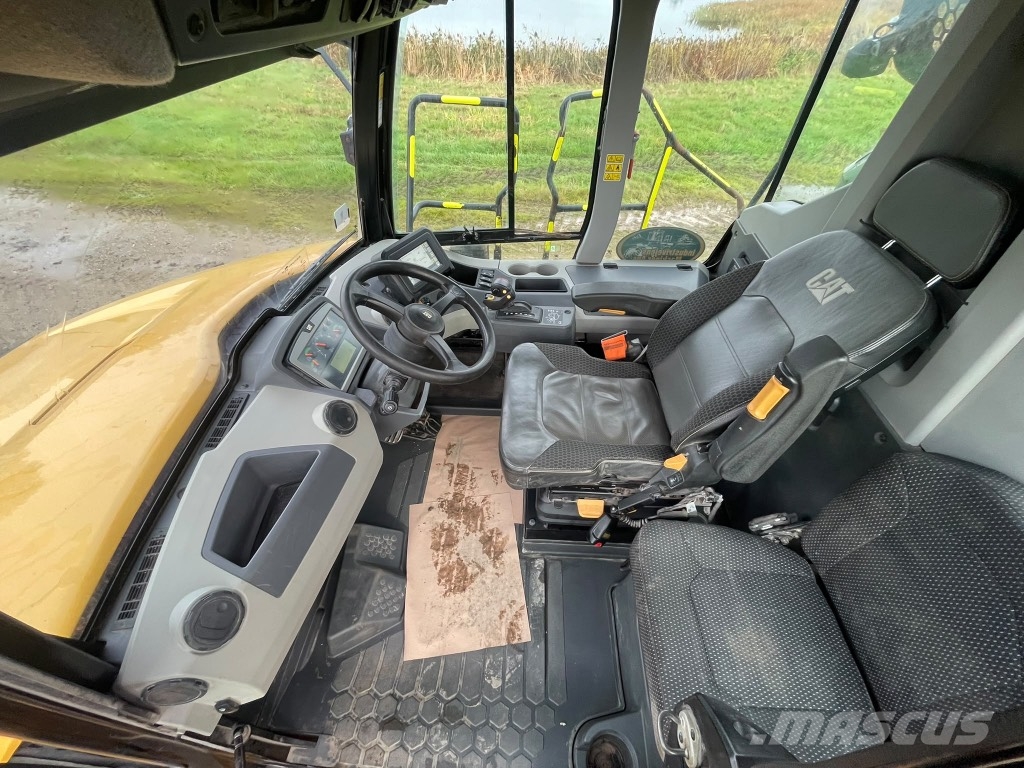 CAT 730 C / 730C Kĺbové nákladné autá