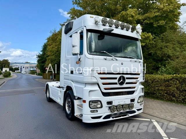 Mercedes-Benz Actros 1858 V8 / Megaspace / Retarder / Euro 3 Trekkvogner