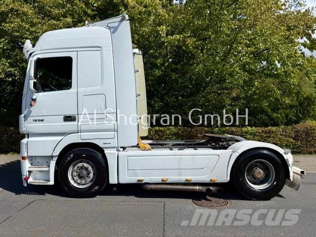 Mercedes-Benz Actros 1858 V8 / Megaspace / Retarder / Euro 3 Trekkvogner