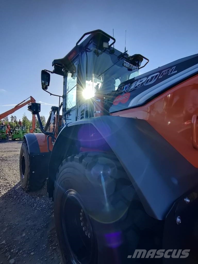 Hitachi ZW 180 Kolesové nakladače
