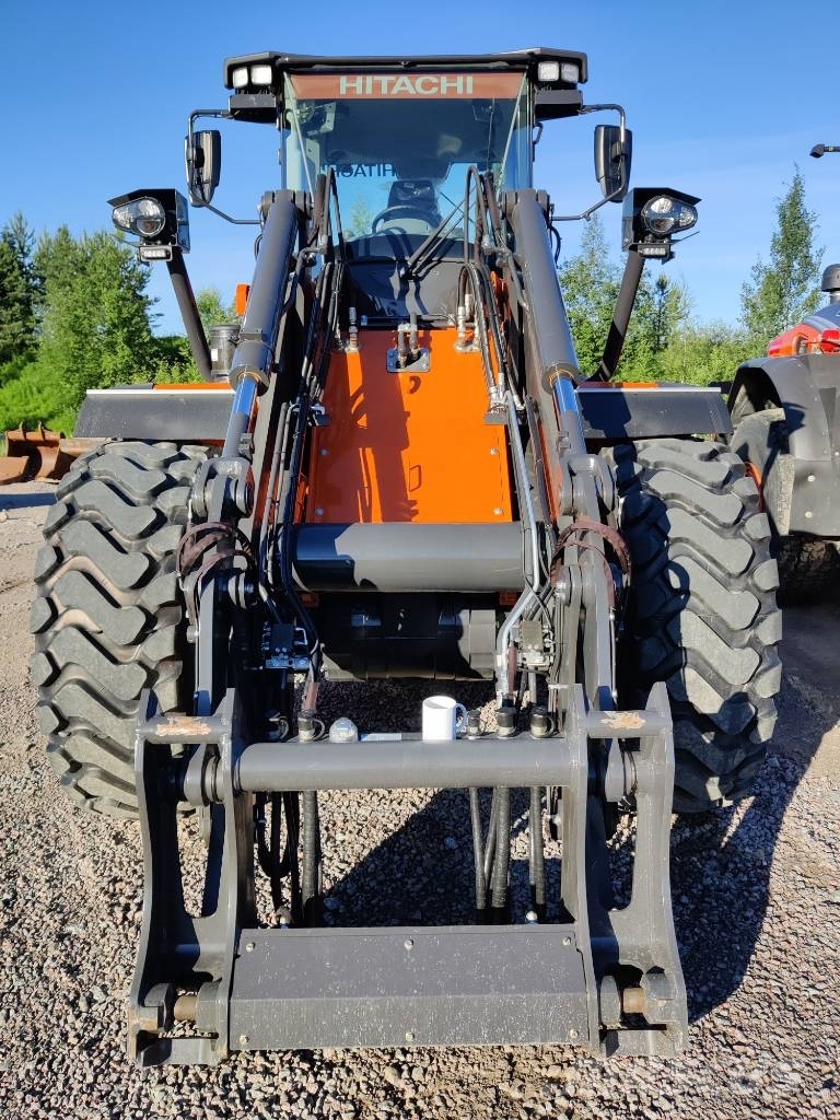 Hitachi ZW 180 Kolesové nakladače