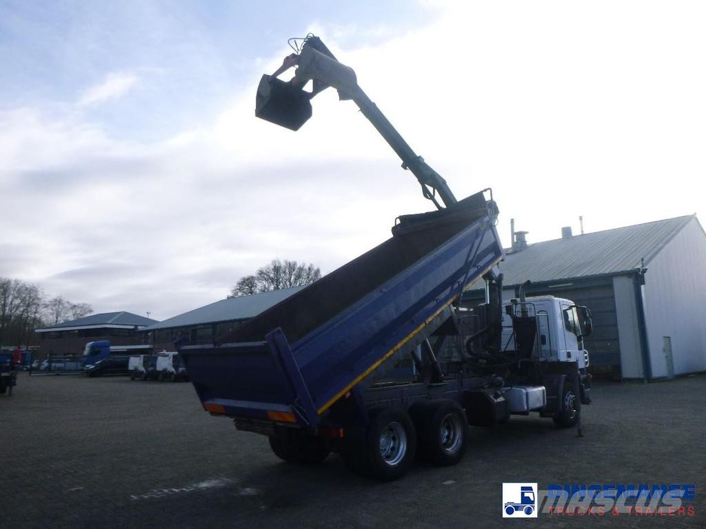 Iveco AD260T33 6X4 RHD tipper + HMF crane Mobiilinosturit