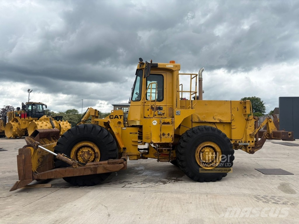 CAT 814 B 輪式推土機
