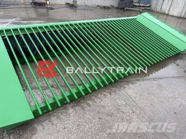 McCloskey Hydraulic Tipping Grid Screeners