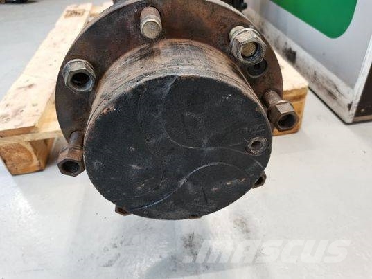 Komatsu WA 90 portal axle Осі