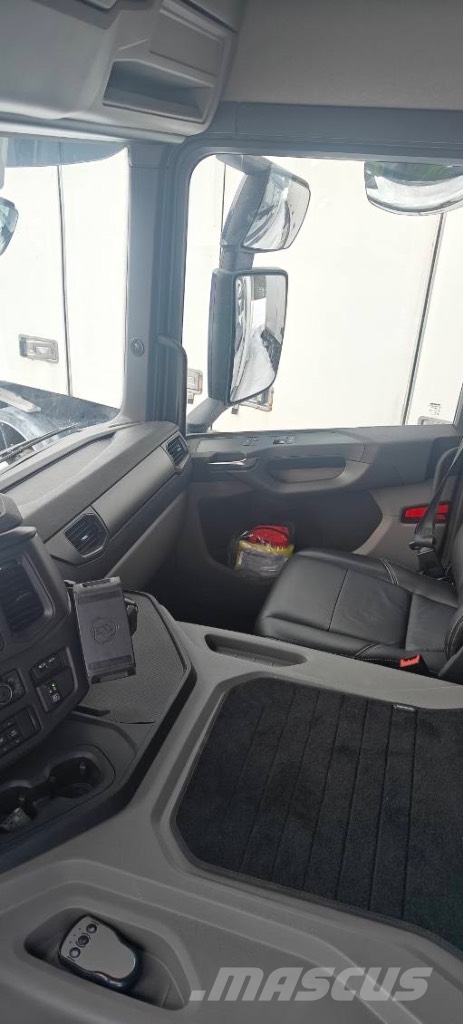 Scania P370B4X2NB Camiones con temperatura controlada