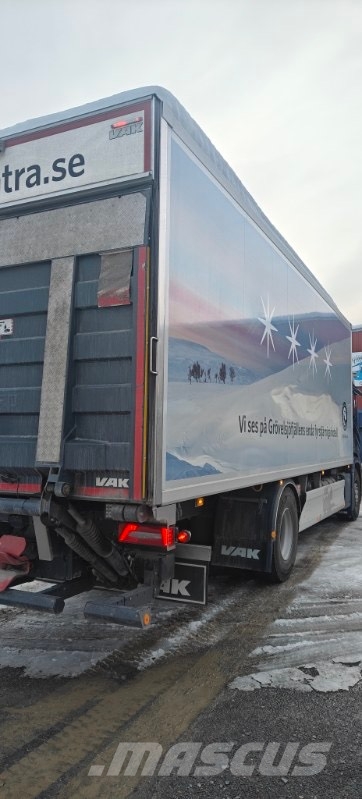 Scania P370B4X2NB Camiones con temperatura controlada