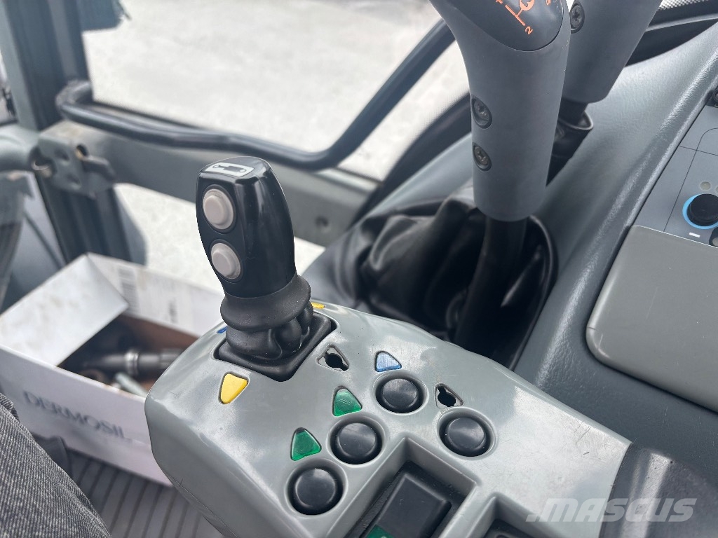 Valtra T 180 Tractores